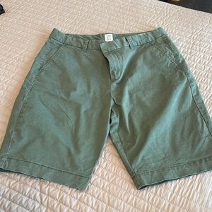 GAP women's Olive Bermuda  Shorts